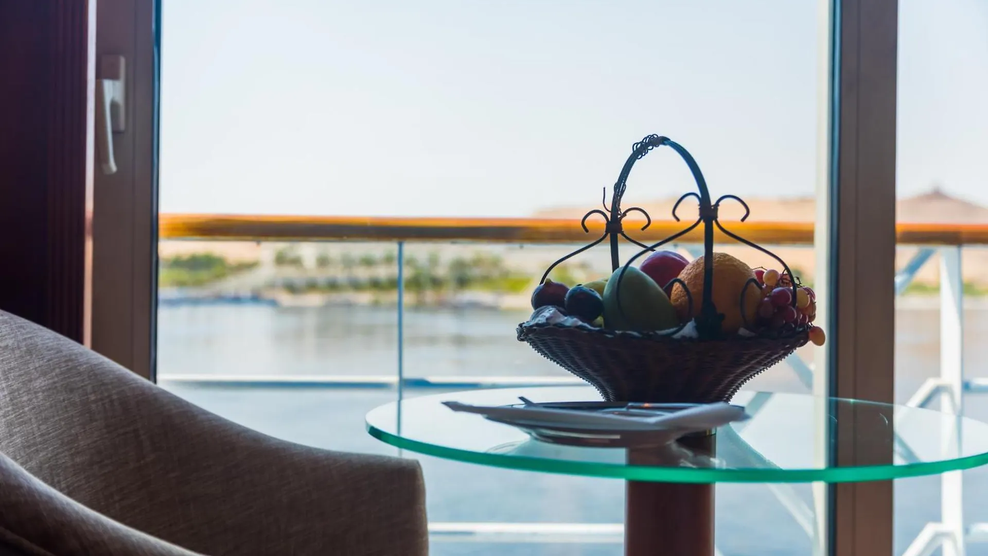 M/S Nephtis Nile Cruise 호텔 룩소르