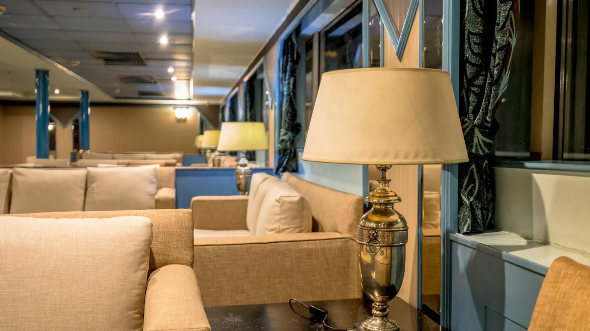 M/S Nephtis Nile Cruise 호텔 룩소르