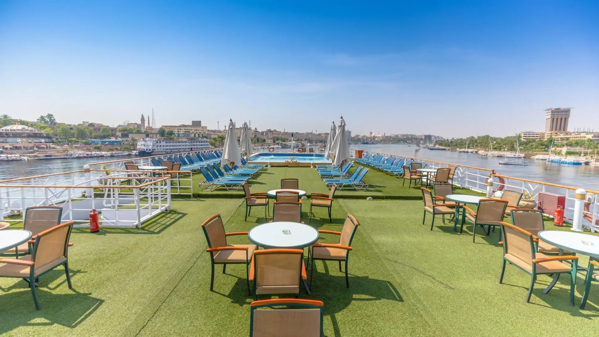 M/S Nephtis Nile Cruise 호텔 룩소르
