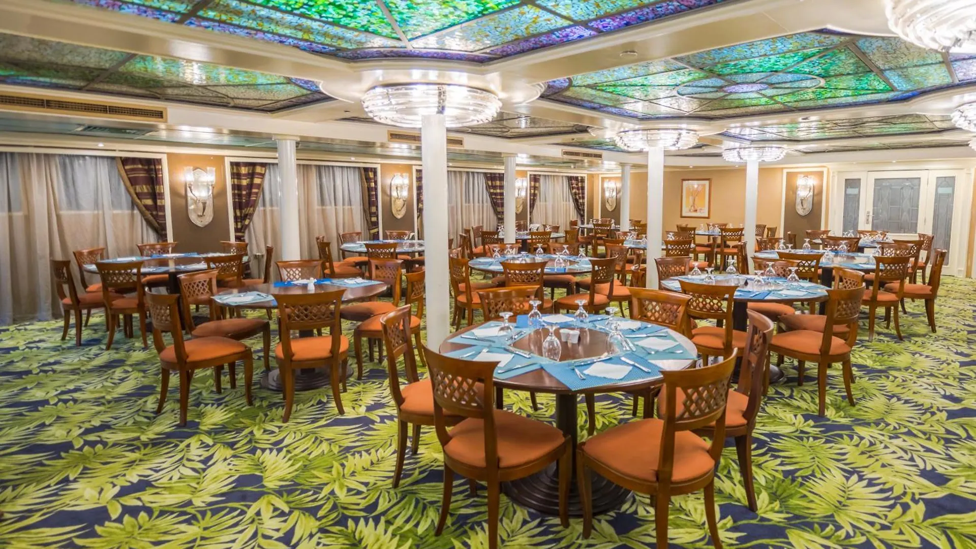 M/S Nephtis Nile Cruise 호텔 룩소르