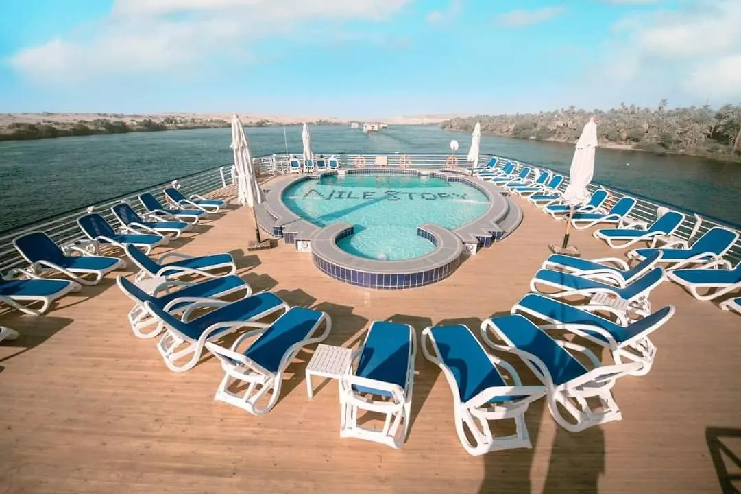 M/S Nephtis Nile Cruise 호텔 룩소르